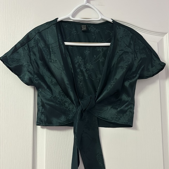 Cropped Tie Top (Size S) - Picture 3 of 3